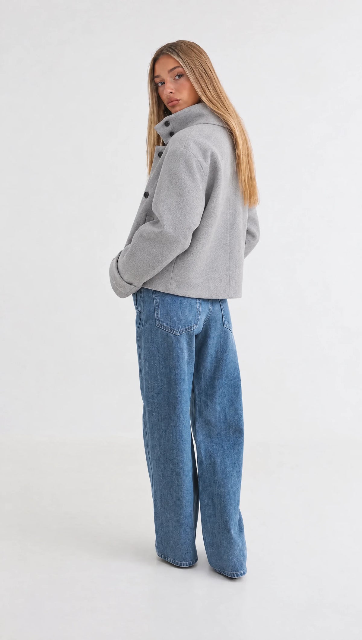 Nova Cropped Jacke mit Stehkragen