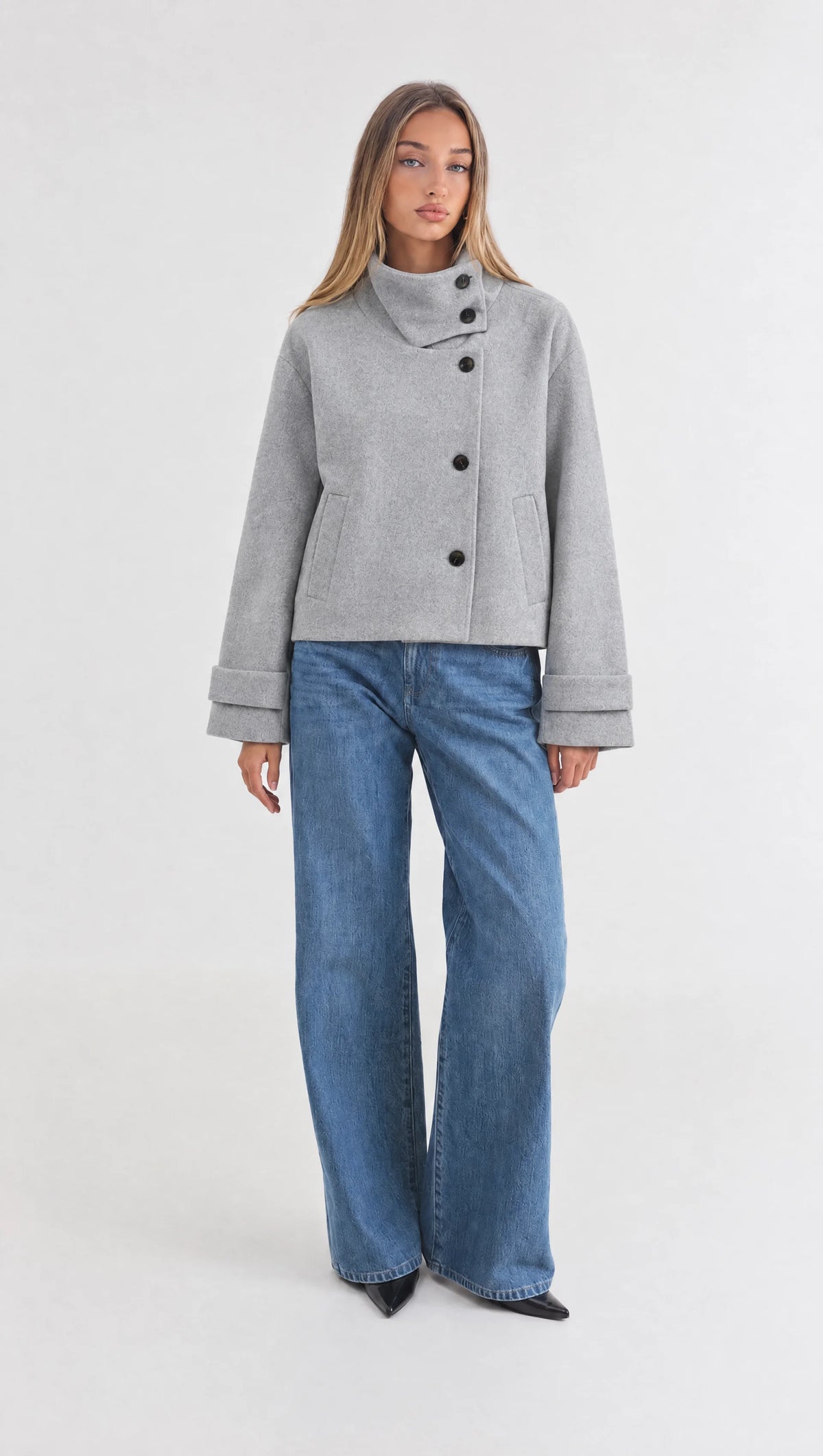 Nova Cropped Jacke mit Stehkragen