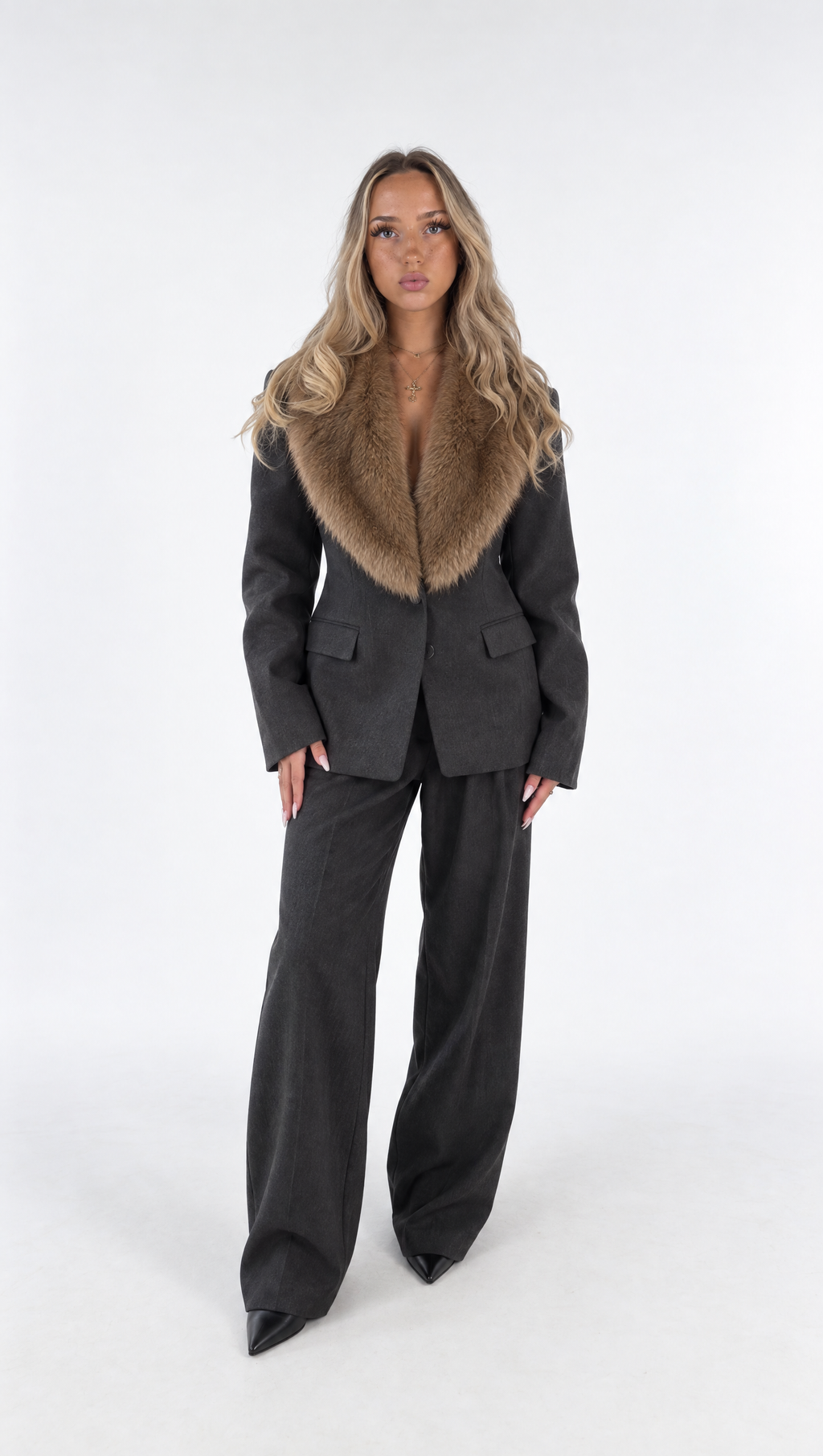 "Vera" Blazer-Anzug mit Fellkragen