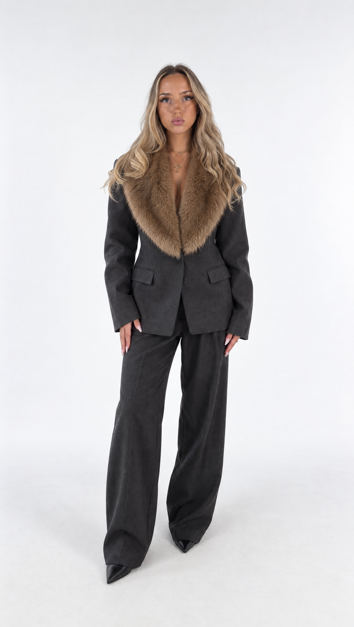 "Vera" Blazer-Anzug mit Fellkragen