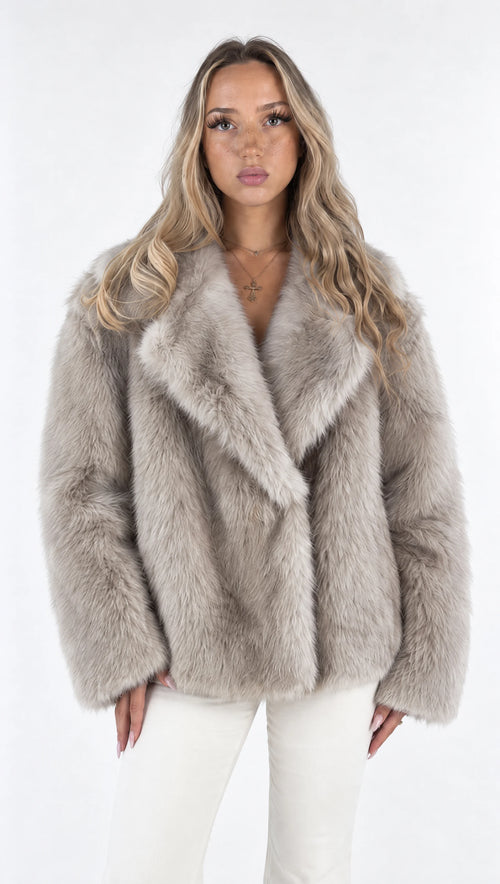 "Mila" Fellmantel – Taupe