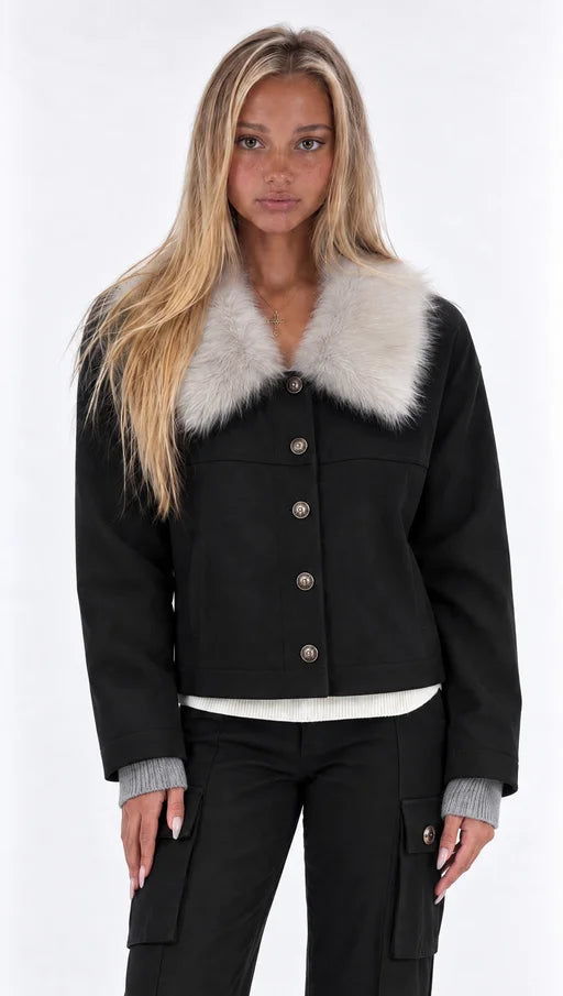Lena Fellkragen Jacke – Schwarz