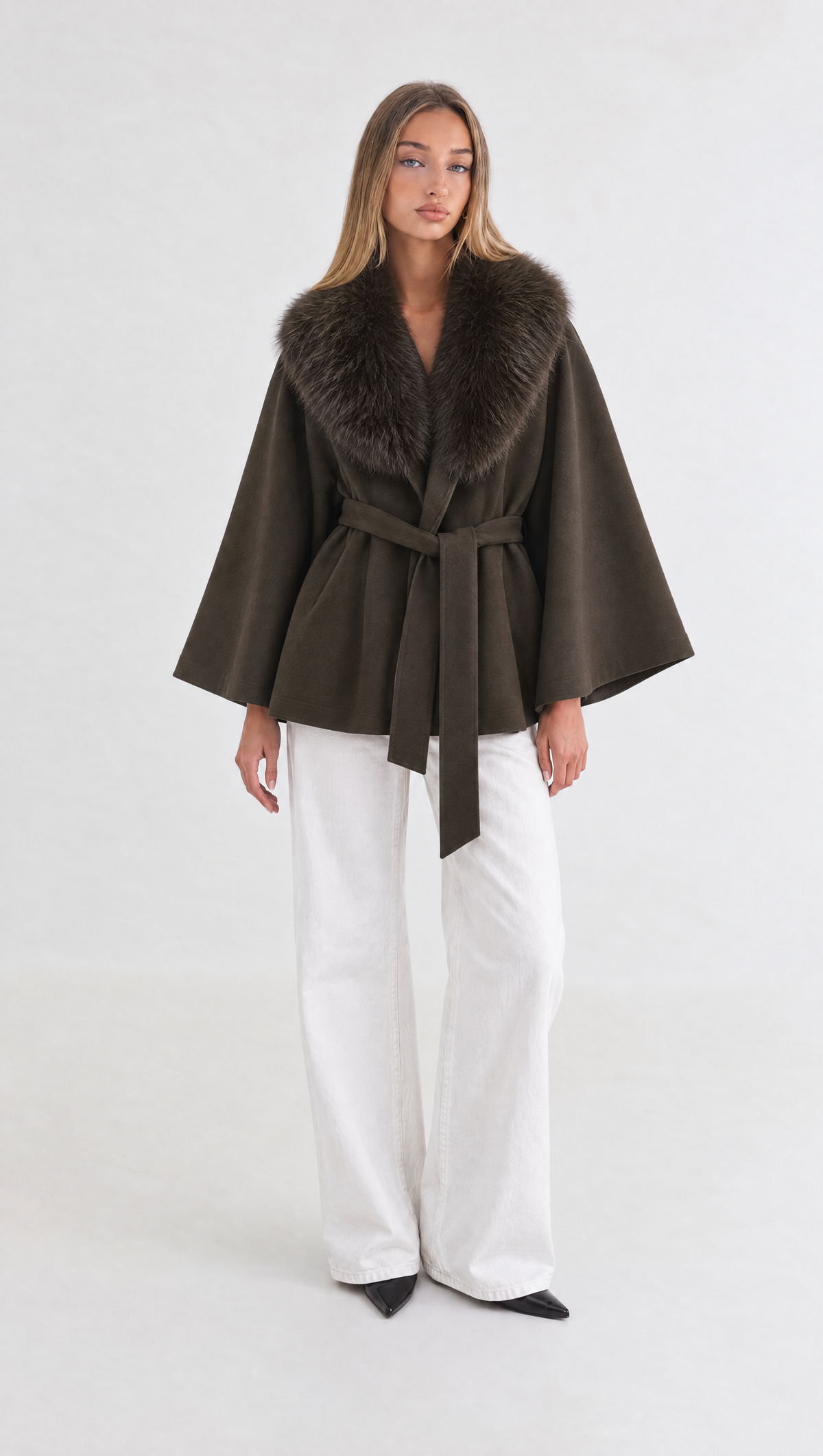 Olive Cape-Mantel mit Fellkragen & Bindegürtel