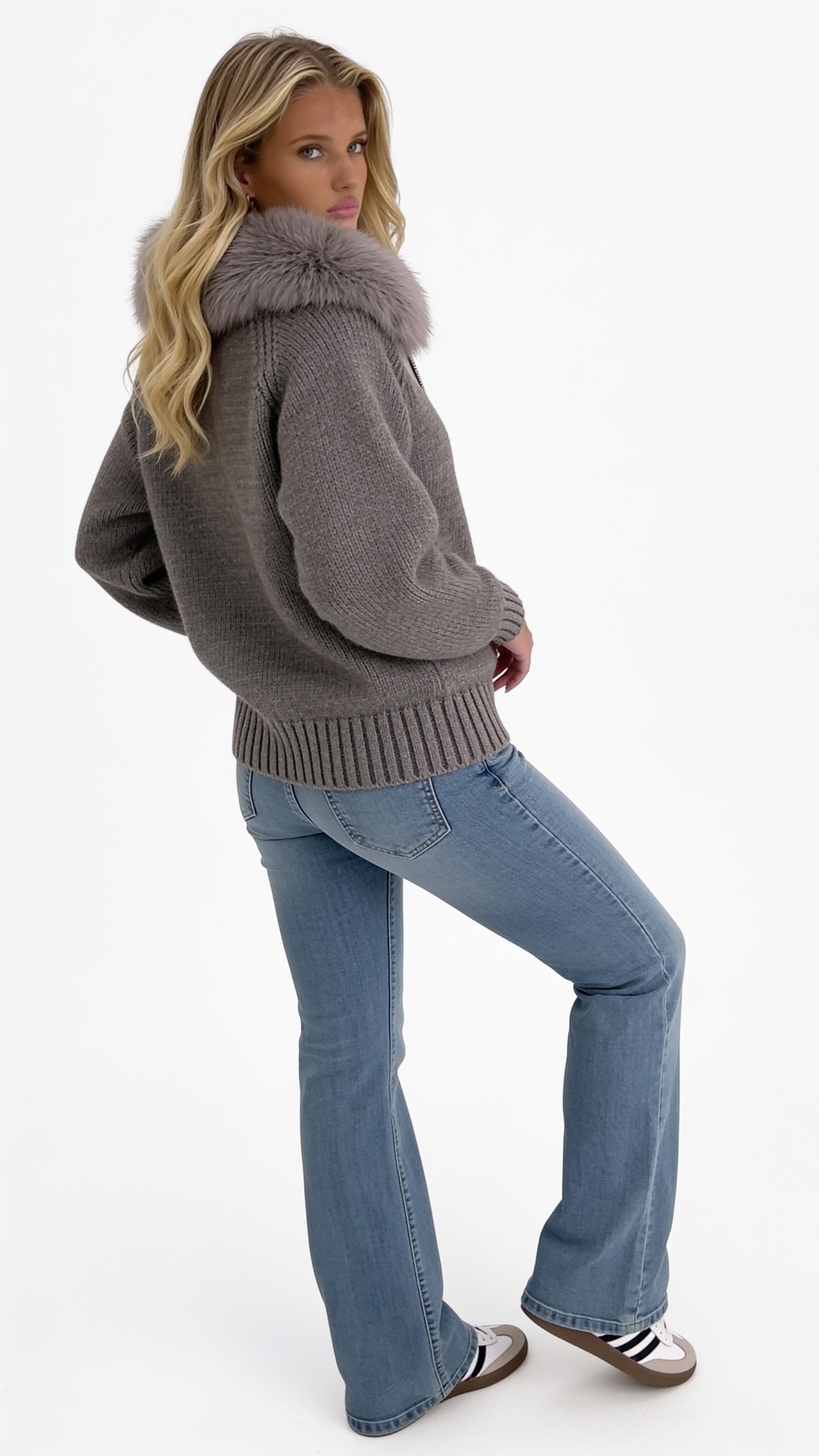 Strickjacke mit Kunstfellkragen — Taupe Grau