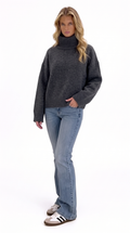 Oversized Rollkragenpullover — Anthrazit